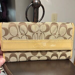 Coach Signature Brown and Tan Wallet   Like new   No callouts